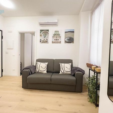 Apartament Piazza Della Borsa 3C Tirabora Short Rent Triest Zewnętrze zdjęcie