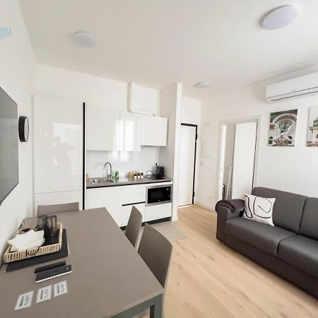 Apartament Piazza Della Borsa 3C Tirabora Short Rent Triest Zewnętrze zdjęcie