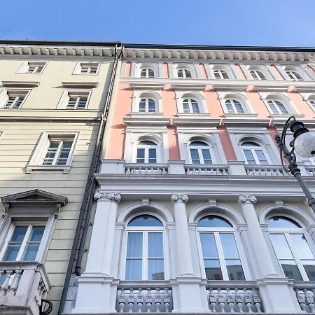 Apartament Piazza Della Borsa 3C Tirabora Short Rent Triest Zewnętrze zdjęcie