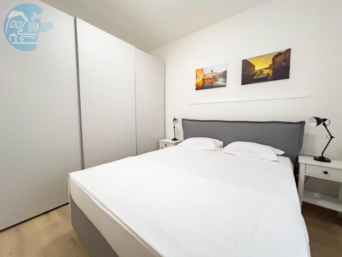 Apartament Piazza Della Borsa 3C Tirabora Short Rent Triest Zewnętrze zdjęcie