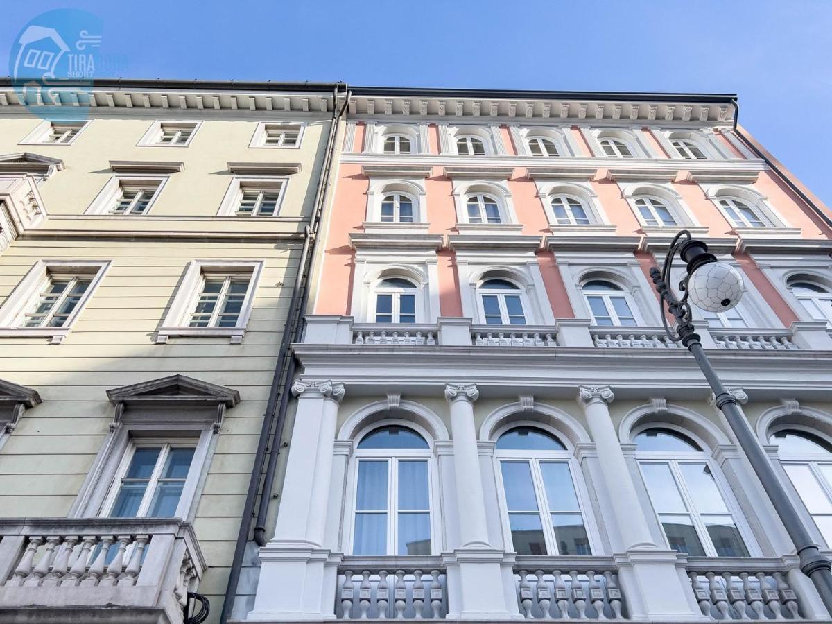 Apartament Piazza Della Borsa 3C Tirabora Short Rent Triest Zewnętrze zdjęcie